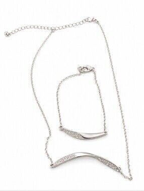 Vintage Avon Mona Twist Necklace & Bracelet Set Silver Tone Rhinestone 16.5” Cla